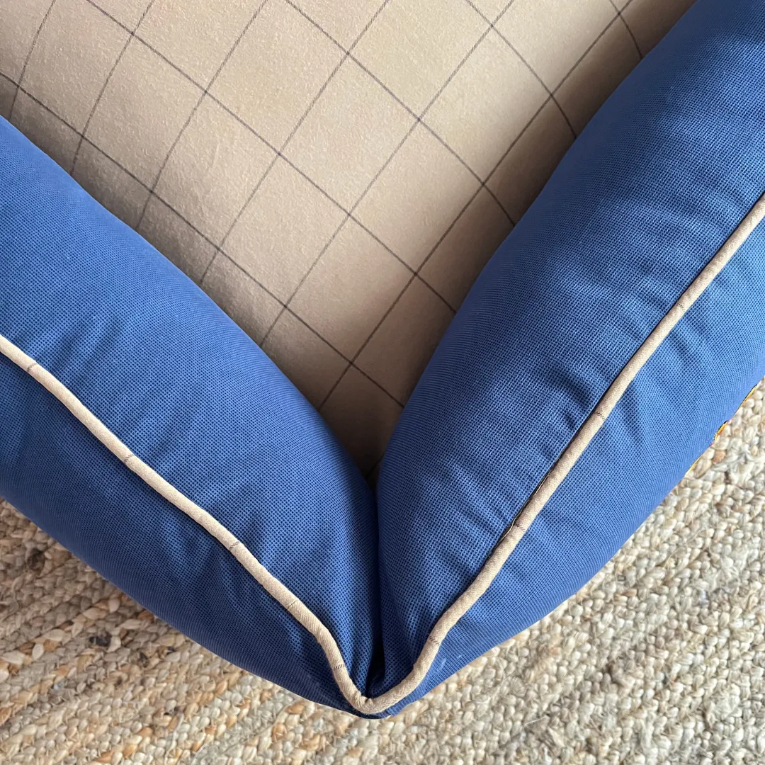 PoochMate OAK 3.0 : Honeybees Blue & Oxford Bolster Dog Bed : Small